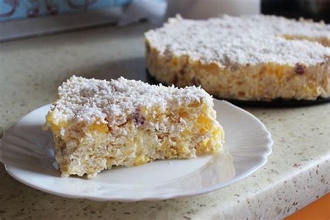 Krekerių tortas su citrina ir kokoso drožlėmis