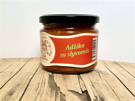 stiklainiai su namine adžika
