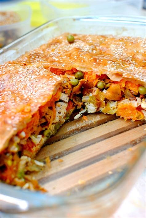 Vištienos pyragas su daržovėmis ir žolelėmis