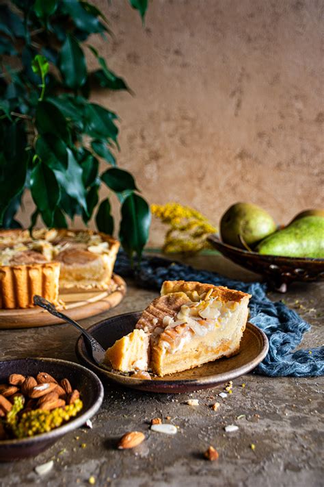 Kriaušių tarta su migdolų kremu