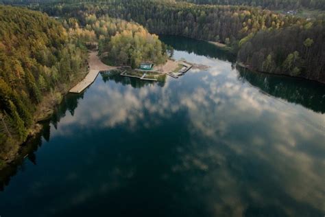 Ėjimo varžybų Molėtuose dalyviai ir kraštovaizdis