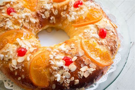 Trijų Karalių pyragas Roscón de Reyes