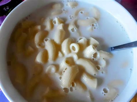 Pieniška sriuba su makaronais