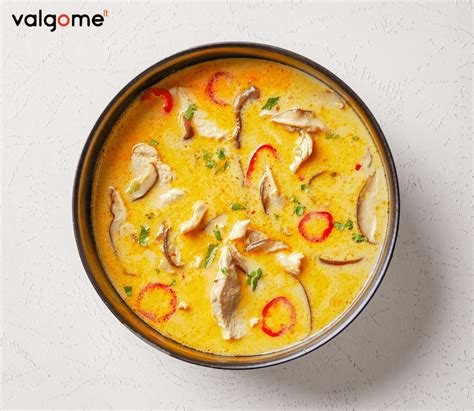 Tailandietiška vištienos sriuba su kokosų pienu