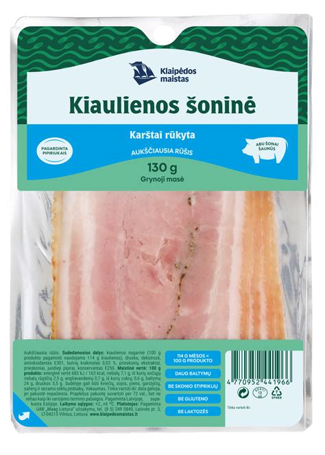 pjaustyta kiaulienos šoninė ant medinės lentos