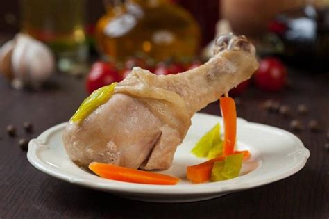 Vištienos dalys (krūtinėlė, šlaunelės, sparneliai)