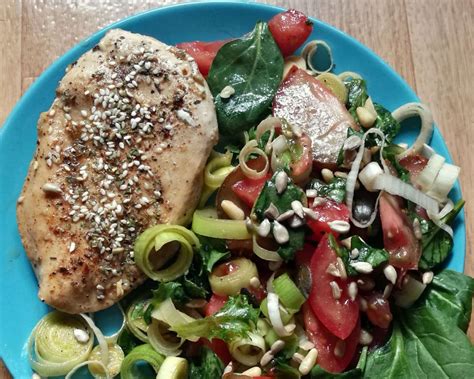 Kepta vištienos filė keptuvėje