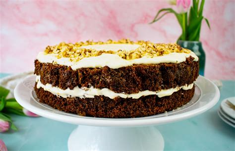 Kreminio sūrio tortas su šokolado drožlėmis