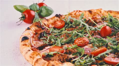 ingredientai riebaluose keptiems miltiniams patiekalams su mėsa