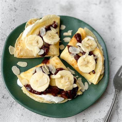 Įvairių rūšių bananų blynai su pagardais