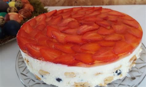Nekeptas sausainių tortas, paruoštas valgymui
