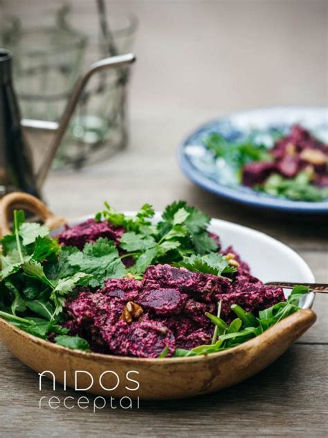 Elnienos salotos su Azijos prieskoniais