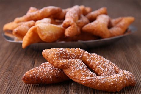 Traškūs žagarėliai su cukraus pudra