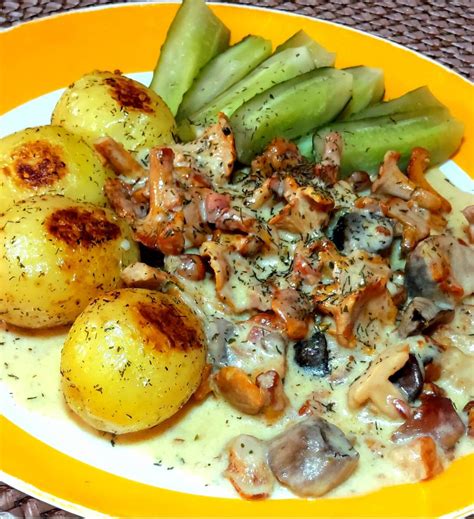 Lietuviškas miško grybų troškinys