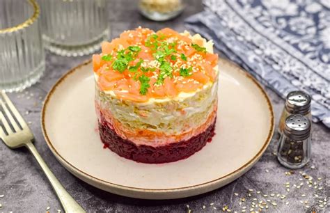 Lašišos, morkų ir pievagrybių salotos