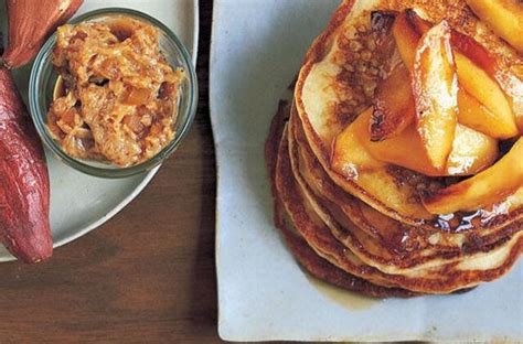 Akmens su klevų sirupu ir blynais