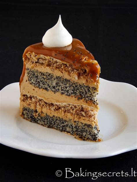 namų sąlygomis keptas sluoksniuotas aguonų ir morengų tortas