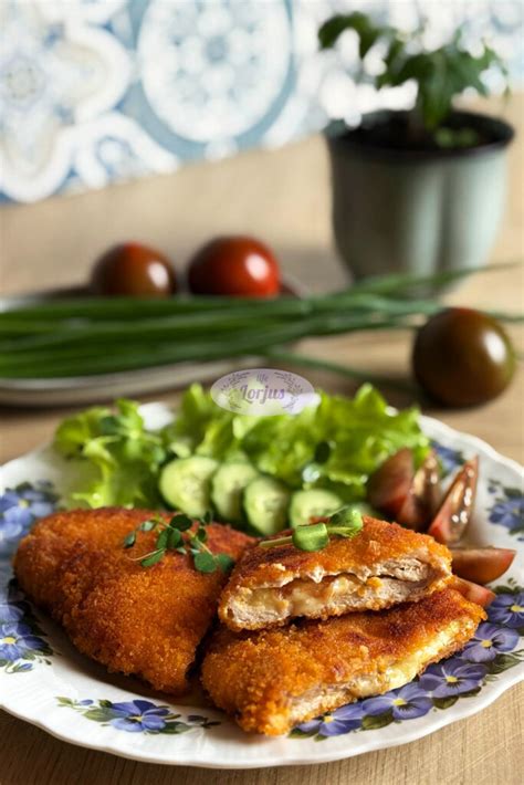 Kiaulienos kepsniai keptuvėje