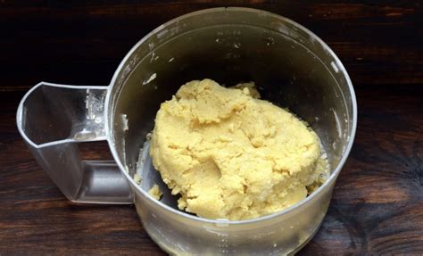 sausainiu pagrindas pyragui