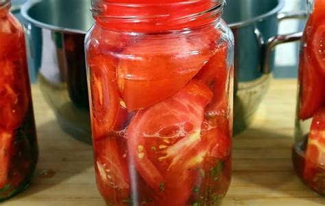 Švieži pomidorai ir krevetės