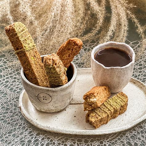 Biscotti sausainiai su kava
