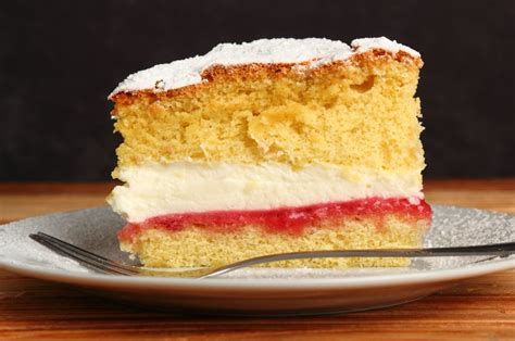 Viktorijos tortas su uogiene