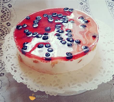 Obuolių želė tortas su sausainiais „Savoiardi“ puošmena