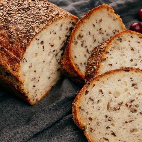 Zyplių dvaro duonkepis ir kepama duona