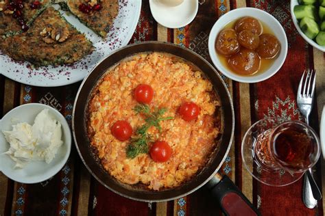 Tradicinis turkiškas Menemen omletas