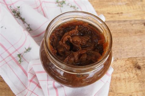 Svogūnų marmeladas stiklainyje
