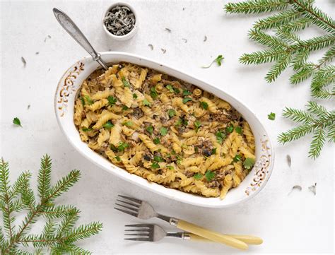 Baigtas makaronų su pievagrybiais patiekalas