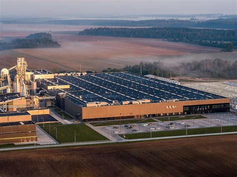 Jonavos pramonės gigantų - baldų ir chemijos gamyklų - vaizdai