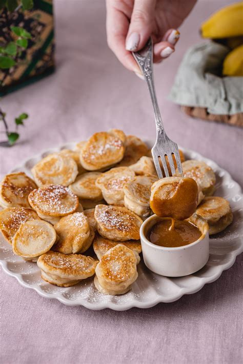 Kepti bananai su mėsa ir padažu