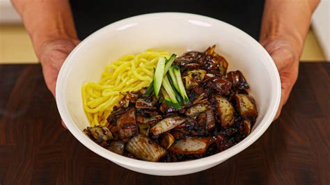 Jjajangmyeon patiekalo nuotrauka
