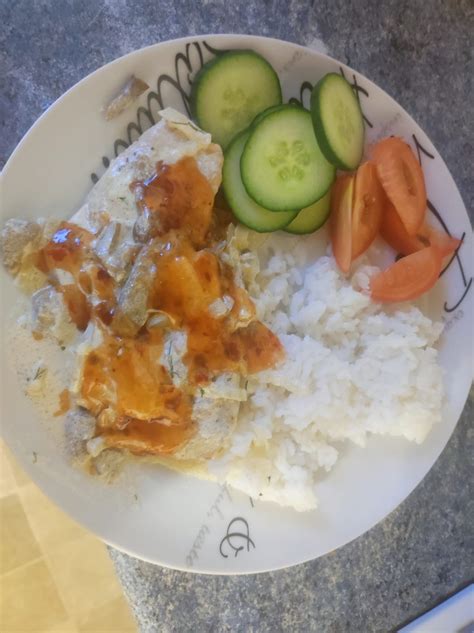 Patiekalas su raudonaisiais ryžiais ir grybais
