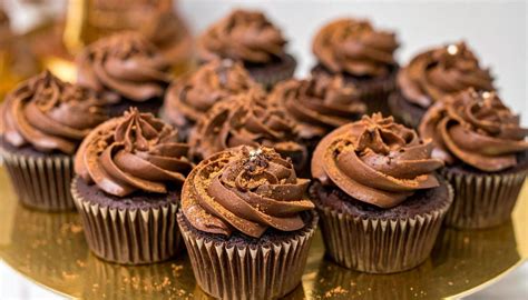 Šokoladinio kremo su karamele plakimas