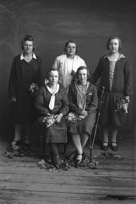 Šokančių žmonių grupė Druskininkuose