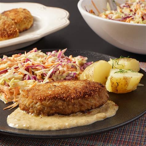 Patiekalai su baltu svogūnų padažu