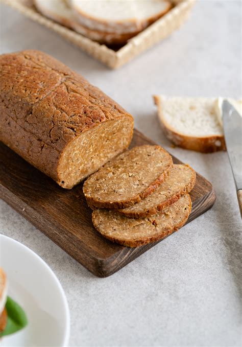 Įvairūs mėsos pakaitalai: ankštinės daržovės, tofu, seitano gaminiai