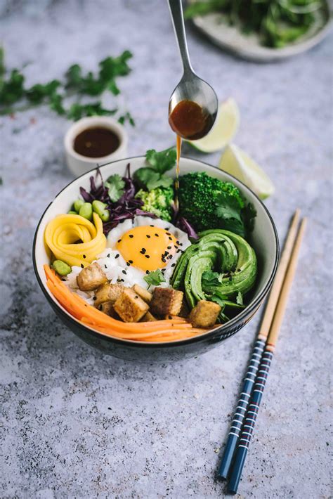Bibimbap dubuo su ingredientais
