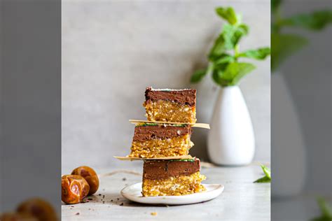 Tekstūros ir skonio kontrastas torte