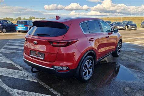 Automobilis KIA Sportage ir degalų čekiai