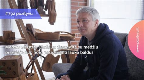Rumšiškių meistras dirbantis su medžiu