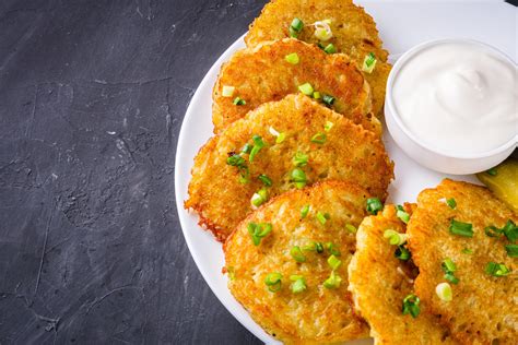 Bulviniai blynai su sūriu ir pievagrybiais