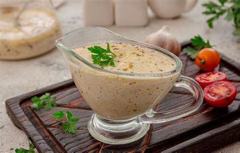 Grietinėlės padažas ant daržovių