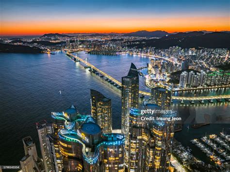 Haeundae Marine City naktį