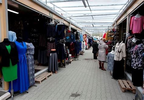 Kalvarijų turgaus bendras vaizdas ir šurmulys