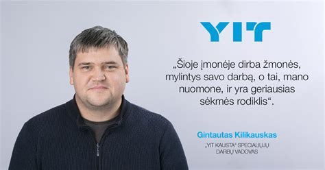 Šokantis žmogus su džiaugsmu
