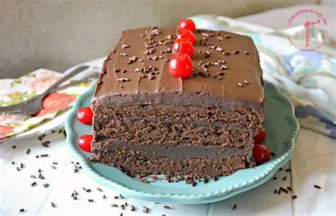 šokoladinis tortas su slyvomis ir romu
