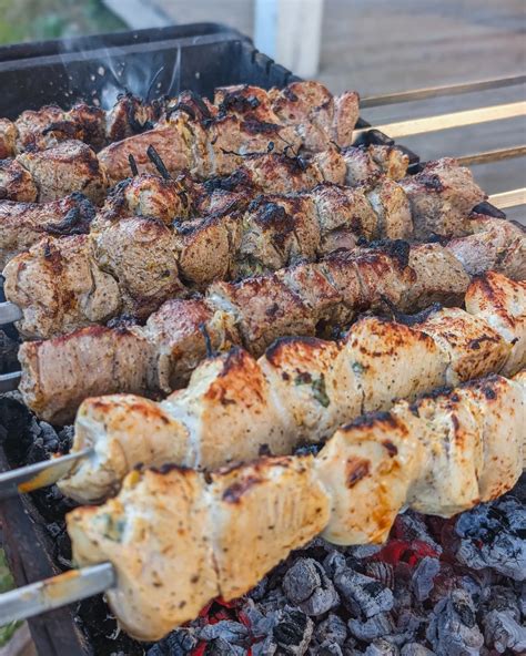 Kefyro marinatas kiaulienos šašlykams